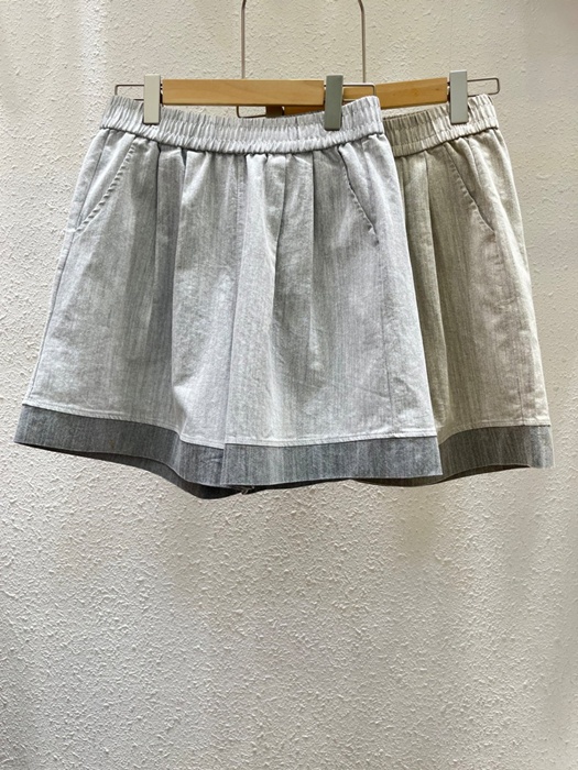 8901 Hem Denim Shorts