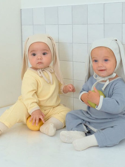 Butter Cream Bodysuit Set (with Bonnet) Butter Cream Bodysuit Set (with Bonnet)