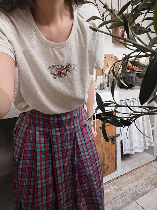Plari Tee