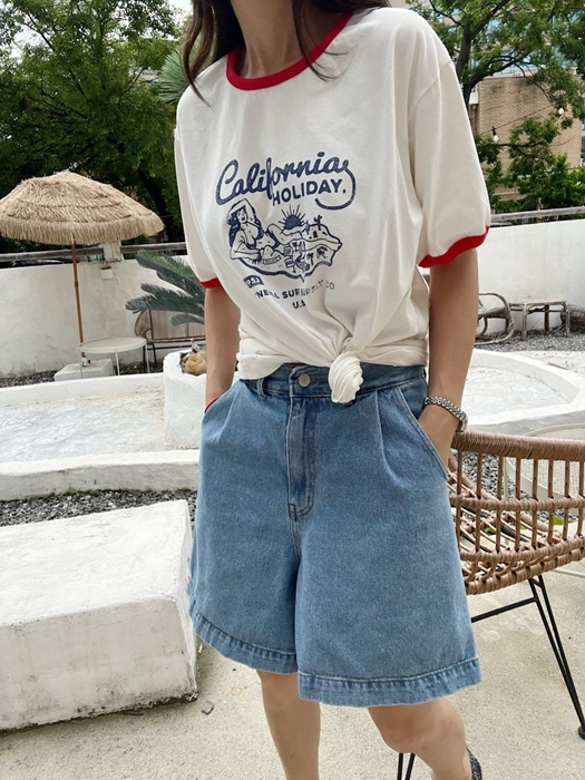 Holly Tee