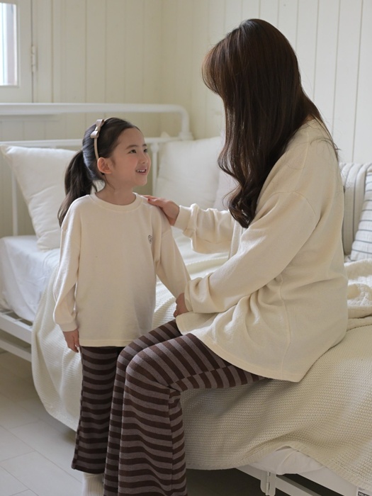 Basic Long Sleeve Tee (Adult) Basic Long Sleeve Tee (Adult)