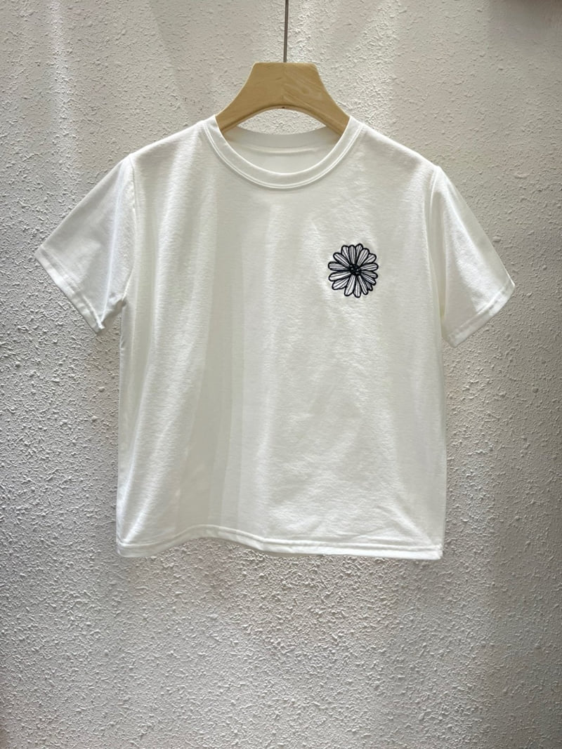 Another Plan - Korean Women Fashion - #pursuepretty - Flower Embroidery Tee