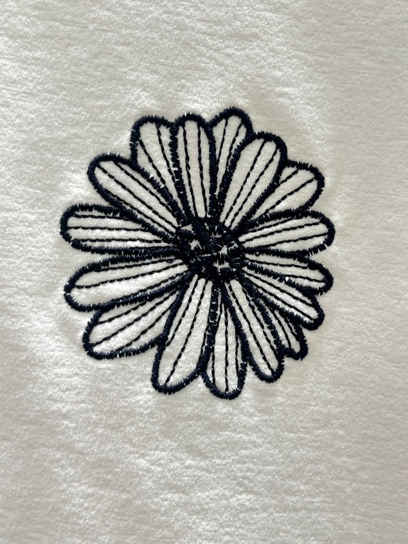 Another Plan - Korean Women Fashion - #romanticstyle - Flower Embroidery Tee - 3