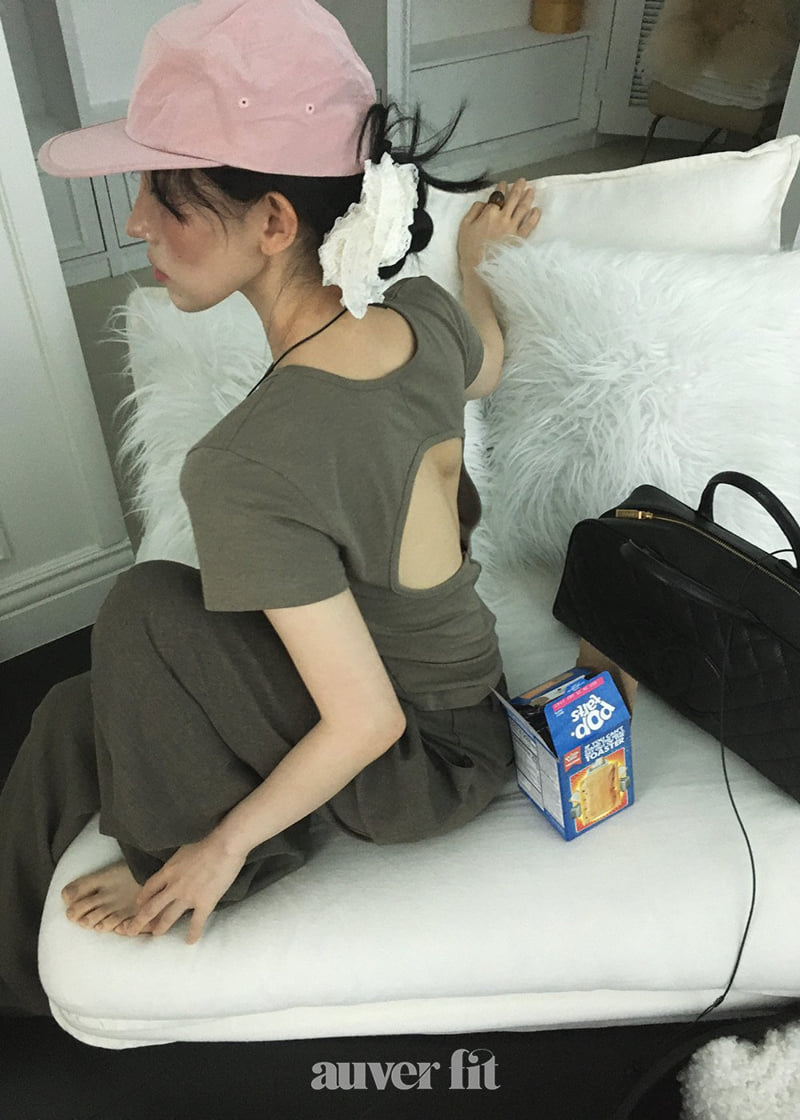 Auver_Fit - Korean Women Fashion - #womensfashion - Back Round Short Sleeve Tee - 5