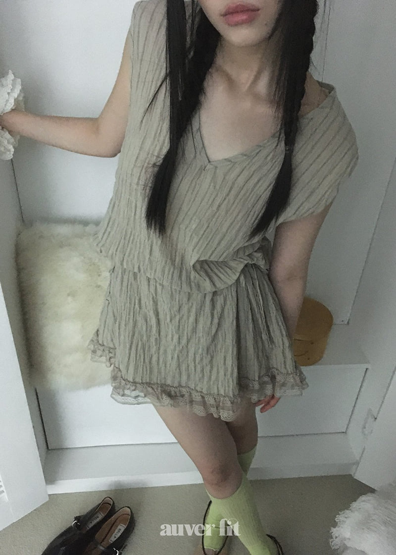 Auver_Fit - Korean Women Fashion - #momslook - Striped Crinkled Jumpsuit - 4