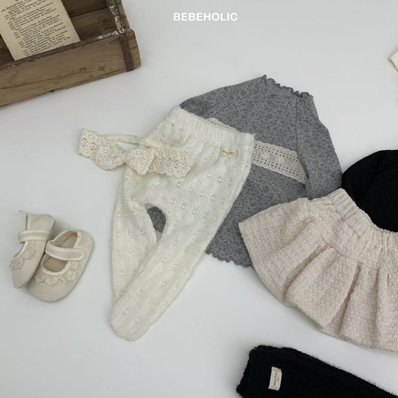 Bebe Holic - Korean Baby Fashion - #babygirlfashion - Heart Ppong Footed Leggings - 4