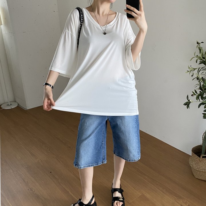 Bignarae - Korean Women Fashion - #womensfashion - Cool Solid V-neck Tee