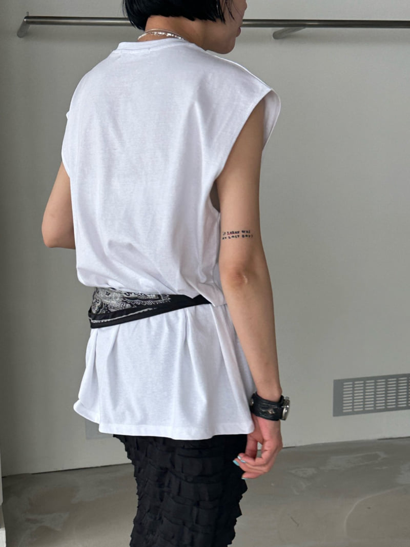 Chavi - Korean Women Fashion - #momslook - Clip Box Sleeveless Tee - 9