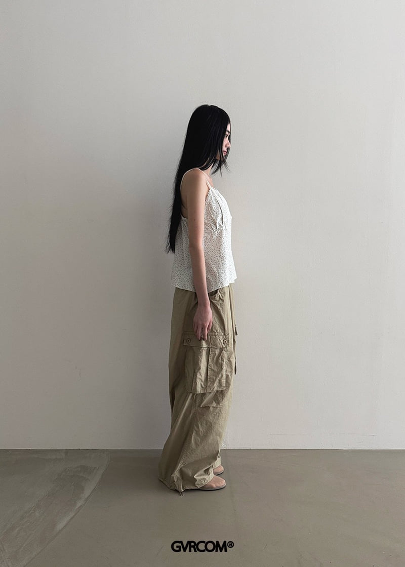 Gavara Market - Korean Women Fashion - #restrostyle - Lynn Flower Sleeveless - 3