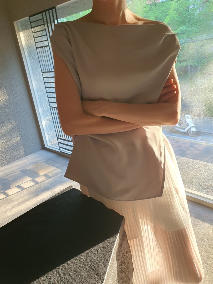 Gentle B - Korean Women Fashion - #momslook - Off Long Blouse - 8