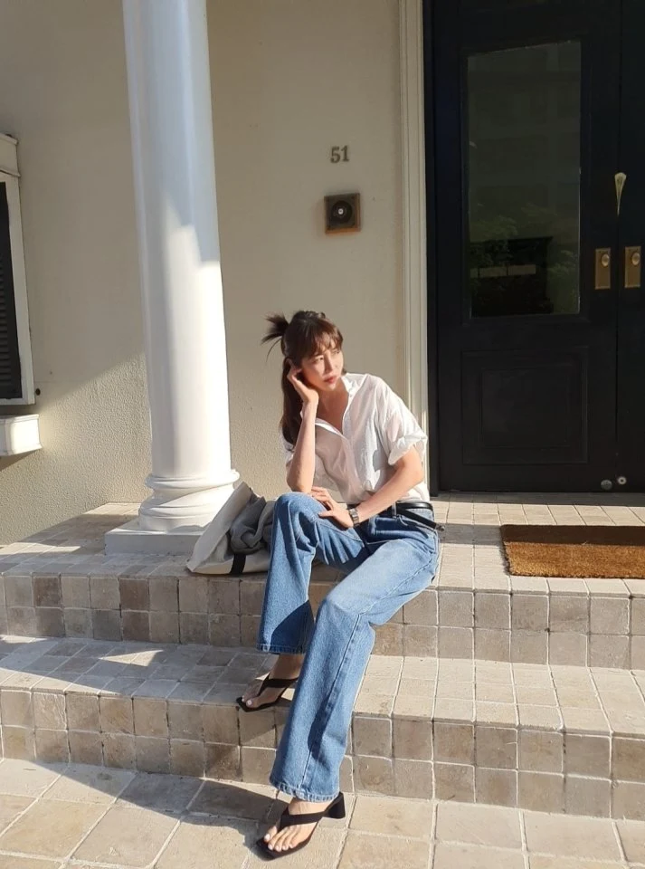 Gentle B - Korean Women Fashion - #momslook - Low-Rise Denim Pants - 12