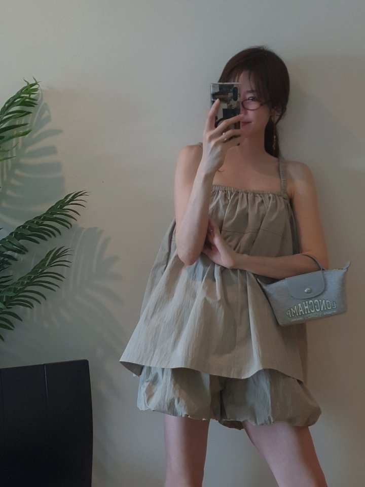 Gentle B - Korean Women Fashion - #vintagekidsstyle - Tulip Sleeveless Top