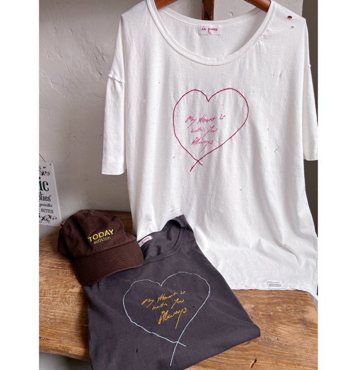 Lagrass - Korean Women Fashion - #momslook - Heart Vintage Tee