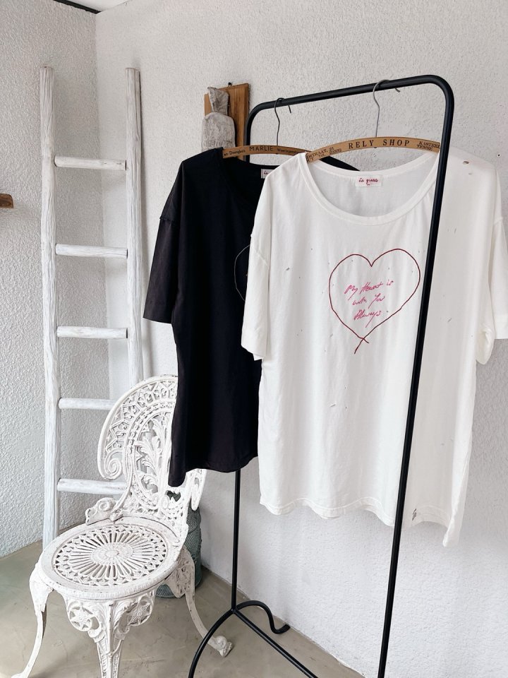 Lagrass - Korean Women Fashion - #momslook - Heart Vintage Tee - 5