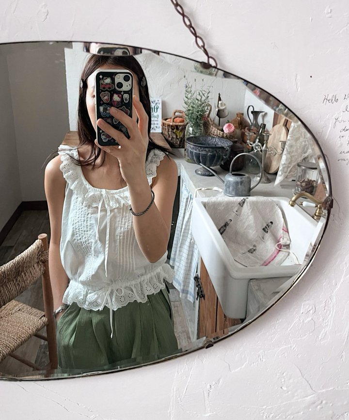 Lagrass - Korean Women Fashion - #vintageinspired - Bly Sleeveless Blouse - 3