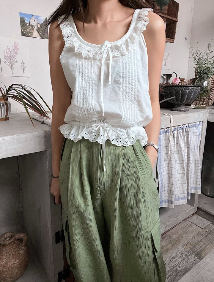 Lagrass - Korean Women Fashion - #womensfashion - Bly Sleeveless Blouse - 2
