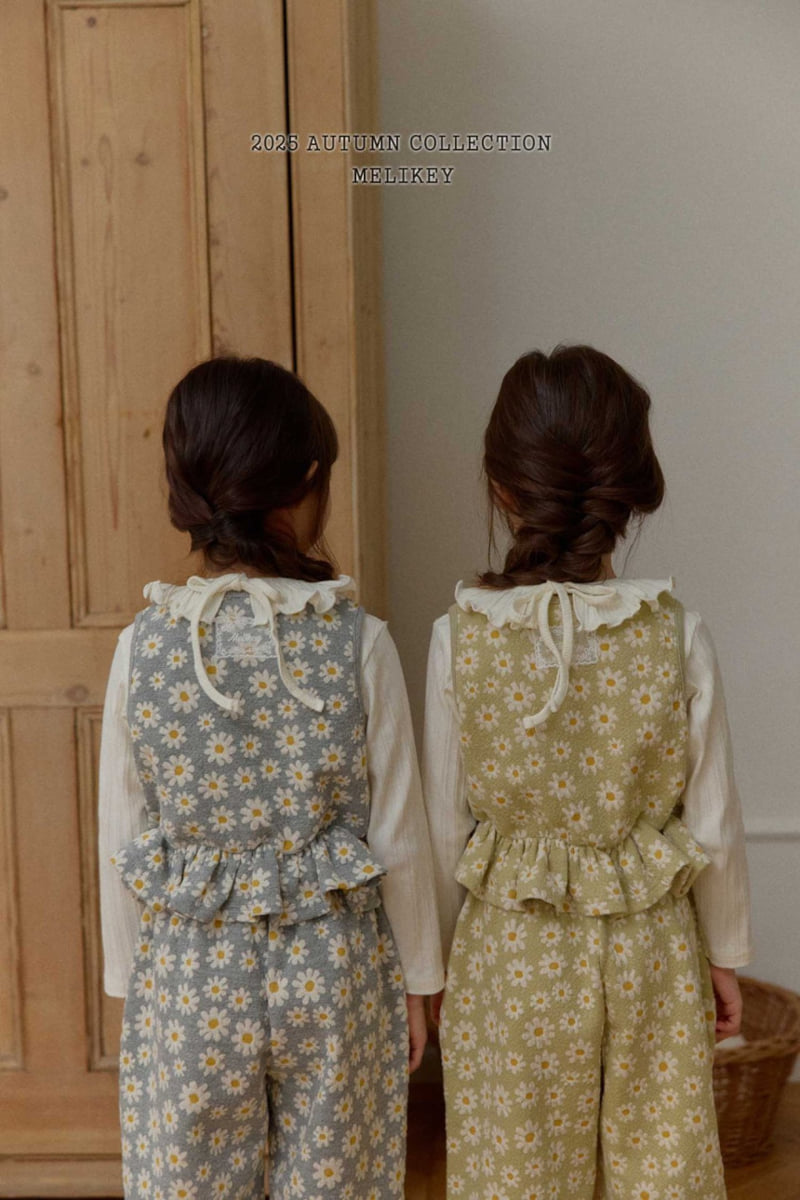 Melikey - Korean Children Fashion - #designkidswear - Big Daisy Vest - 6