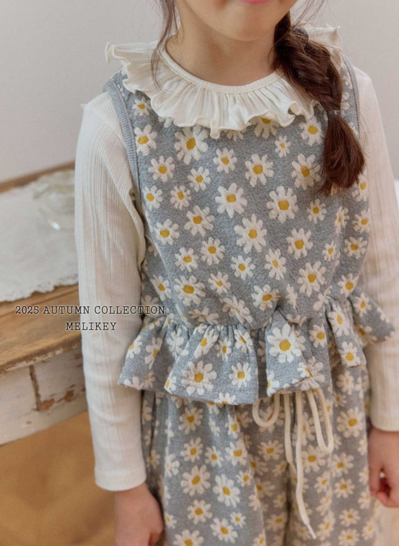 Melikey - Korean Children Fashion - #kidsshorts - Big Daisy Vest - 9