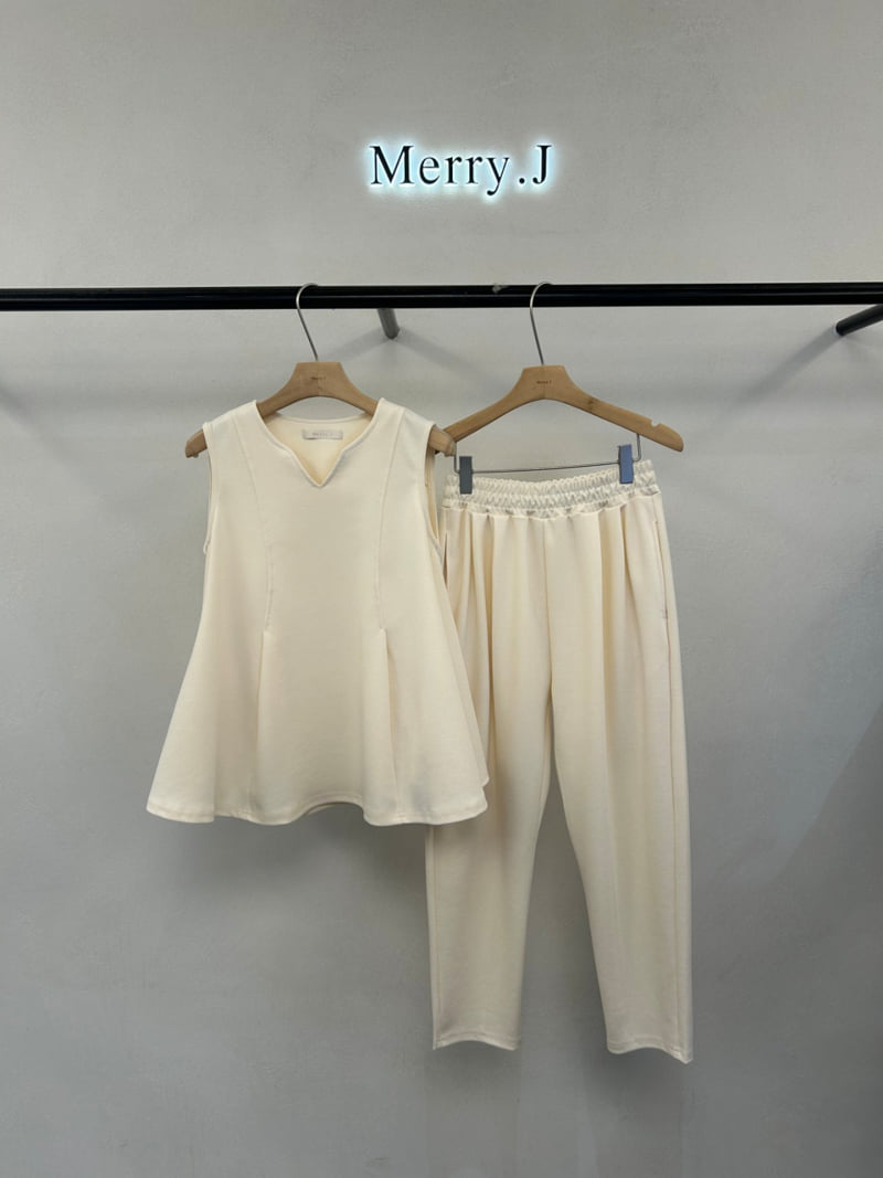 Merry J - Korean Women Fashion - #momslook - Pin-Tuck Flare Blouse - 3