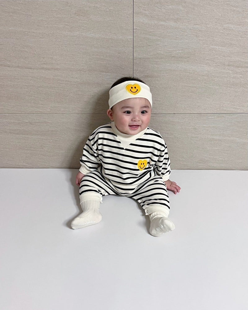 Moran - Korean Baby Fashion - #babyboutiqueclothing - Smiley Heart Suit Set