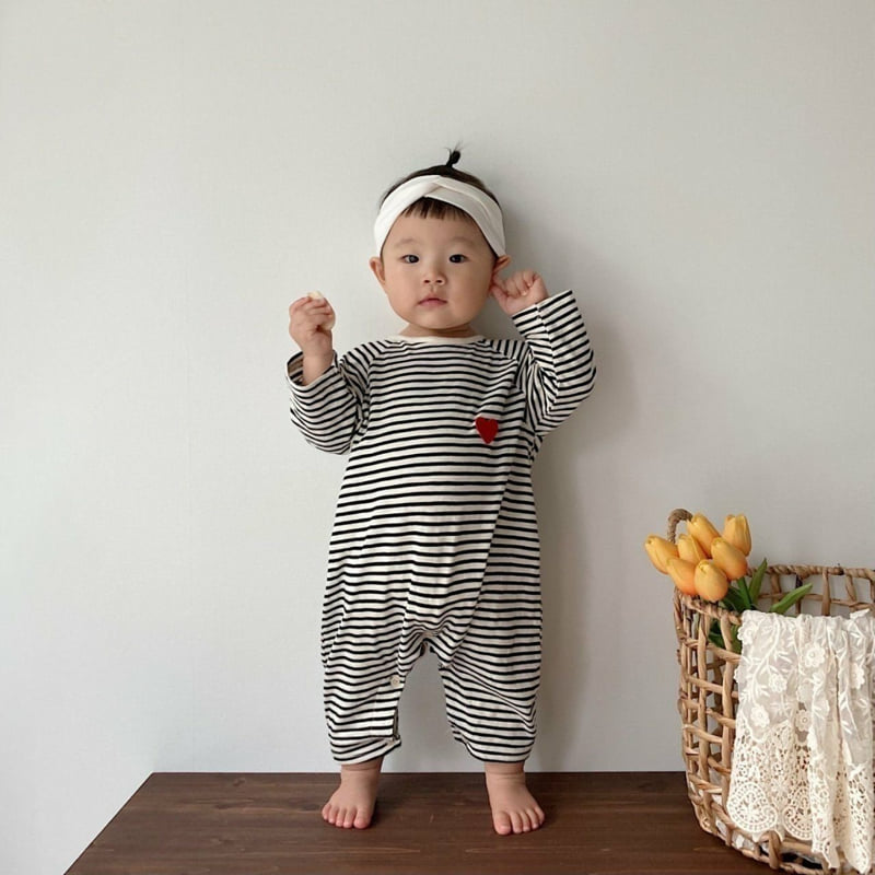 Moran - Korean Baby Fashion - #onlinebabyboutique - Mono Heart Suit - 3