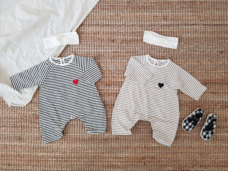 Moran - Korean Baby Fashion - #onlinebabyboutique - Mono Heart Suit - 4