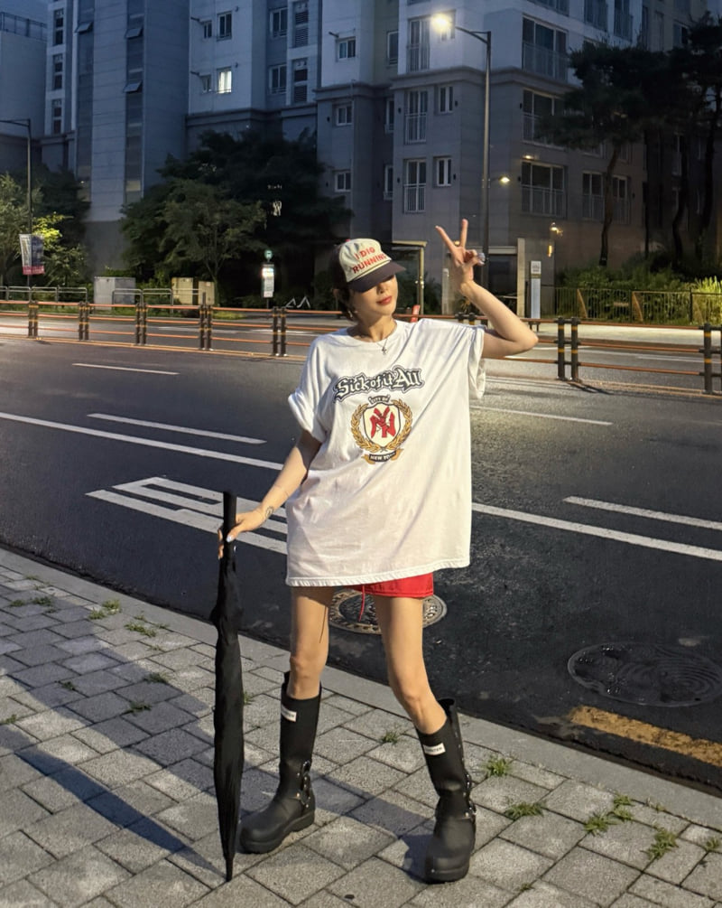 Moran Women - Korean Women Fashion - #momslook - New York Pig Short Sleeve Tee - 6