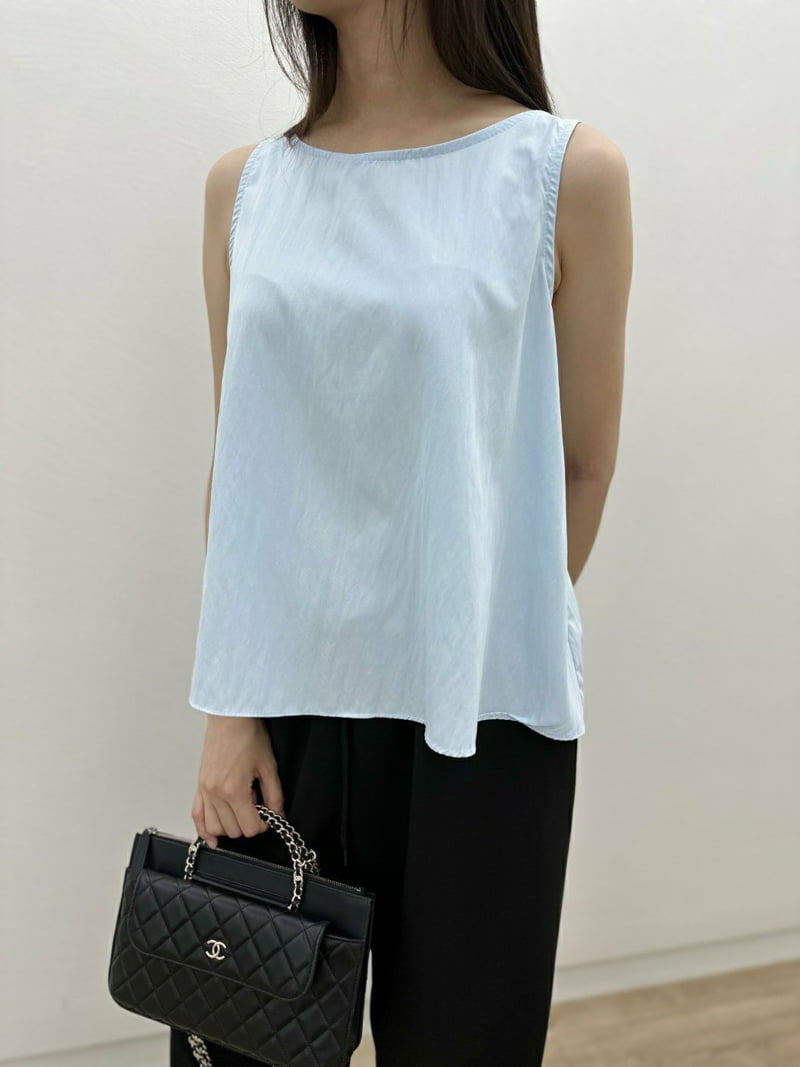 Most - Korean Women Fashion - #vintageinspired - Heyna Sleeveless Blouse