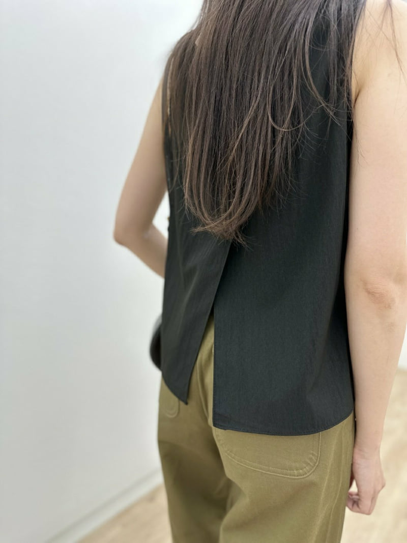 Most - Korean Women Fashion - #womensfashion - Heyna Sleeveless Blouse - 10