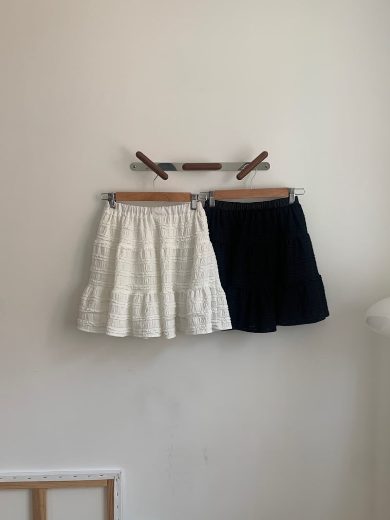 Osense - Korean Women Fashion - #womensfashion - Joy Tiered Skirt Shorts - 2