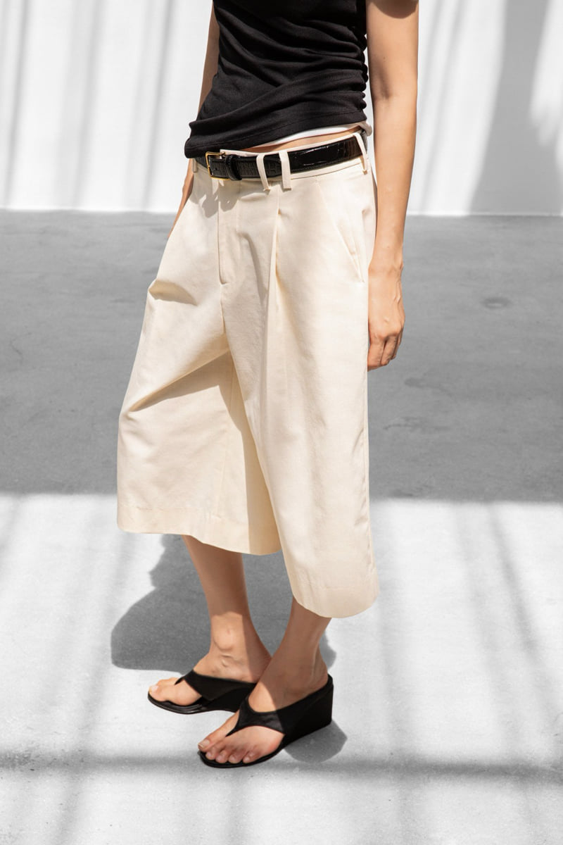 Paper Moon - Korean Women Fashion - #momslook - Classic Wide Fit Bermuda Trousers