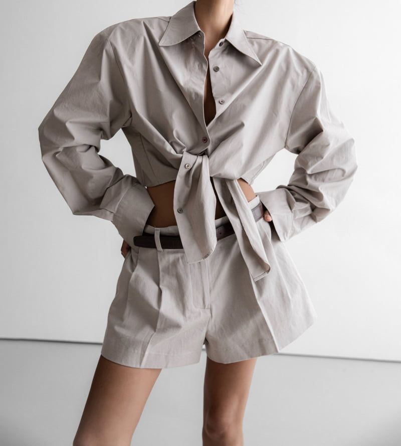 Paper Moon - Korean Women Fashion - #momslook - Round Cut Hem Detail Button-Down Shirt