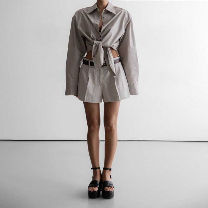 Paper Moon - Korean Women Fashion - #momslook - Round Cut Hem Detail Button-Down Shirt - 5