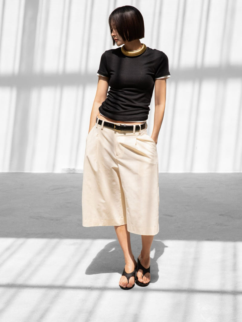 Paper Moon - Korean Women Fashion - #womensfashion - Classic Wide Fit Bermuda Trousers - 2