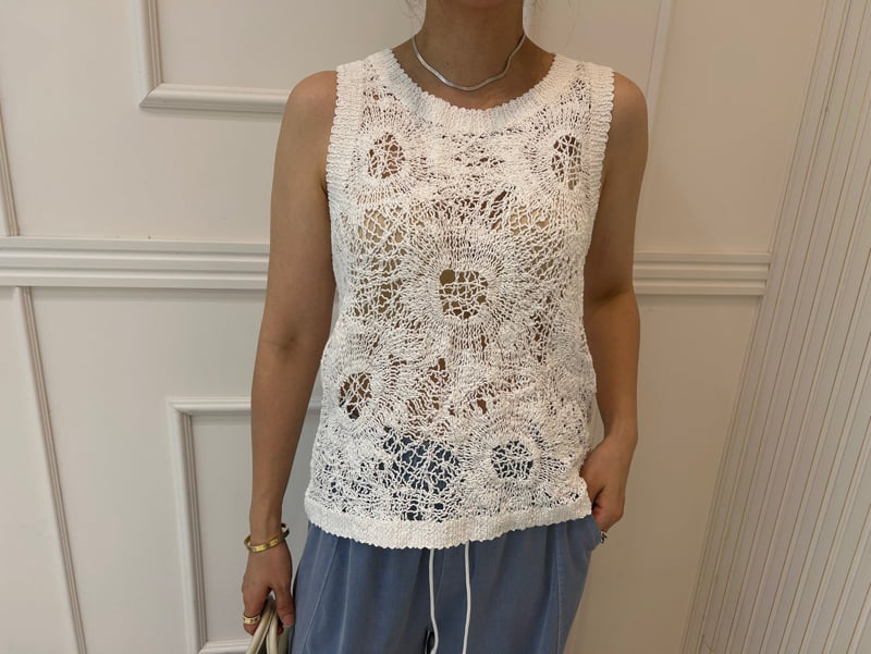 Pearls room - Korean Women Fashion - #momslook - Circle Sleeveless - 2