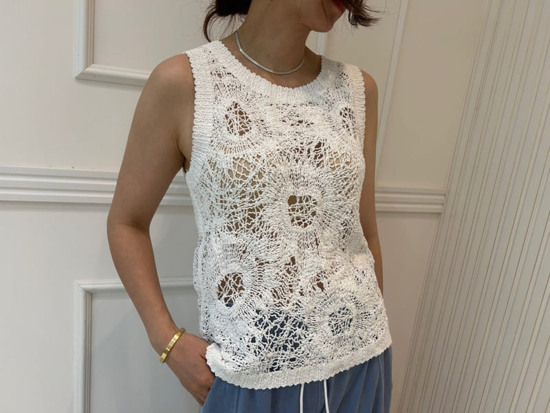Pearls room - Korean Women Fashion - #womensfashion - Circle Sleeveless - 4