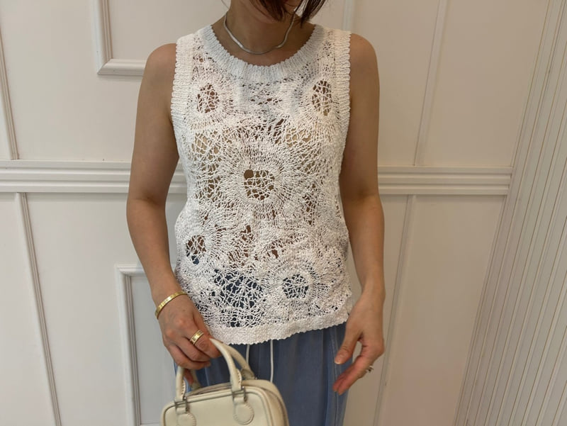 Pearls room - Korean Women Fashion - #womensfashion - Circle Sleeveless - 3