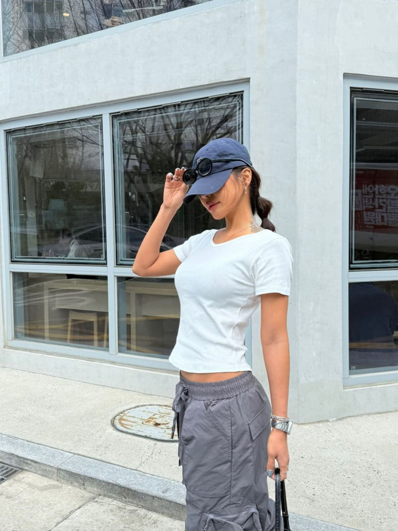Queensmade - Korean Women Fashion - #momslook - Deep Slim V-neck Tee - 10