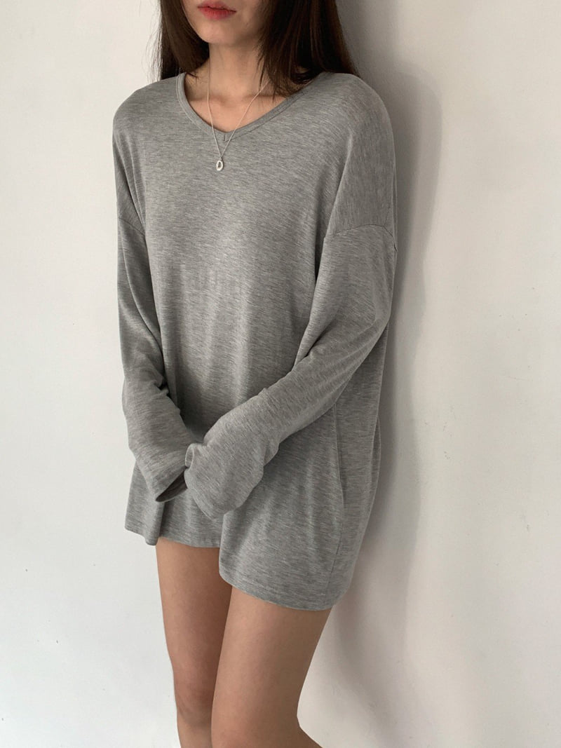 Queensmade - Korean Women Fashion - #restrostyle - Charlie V-neck Tee - 3