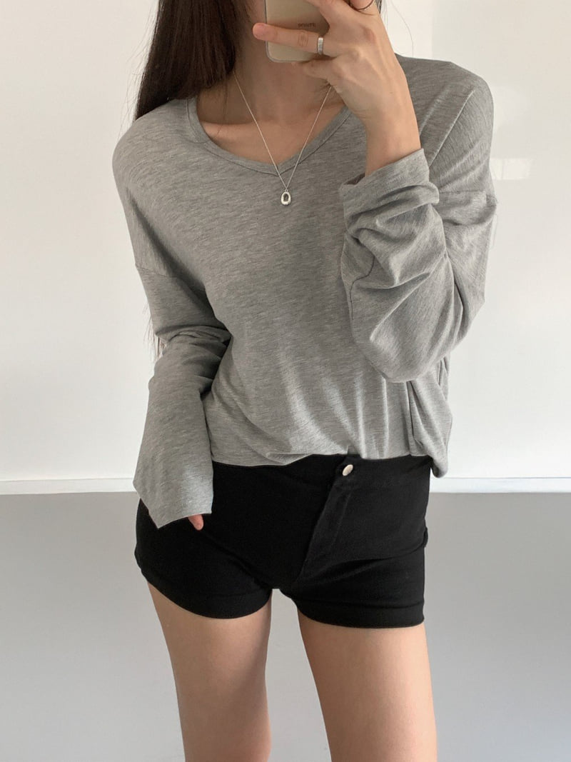 Queensmade - Korean Women Fashion - #restrostyle - Charlie V-neck Tee - 4
