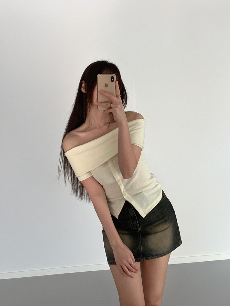 Queensmade - Korean Women Fashion - #thatsdarling - Banana Off-Shoulder Tee - 5