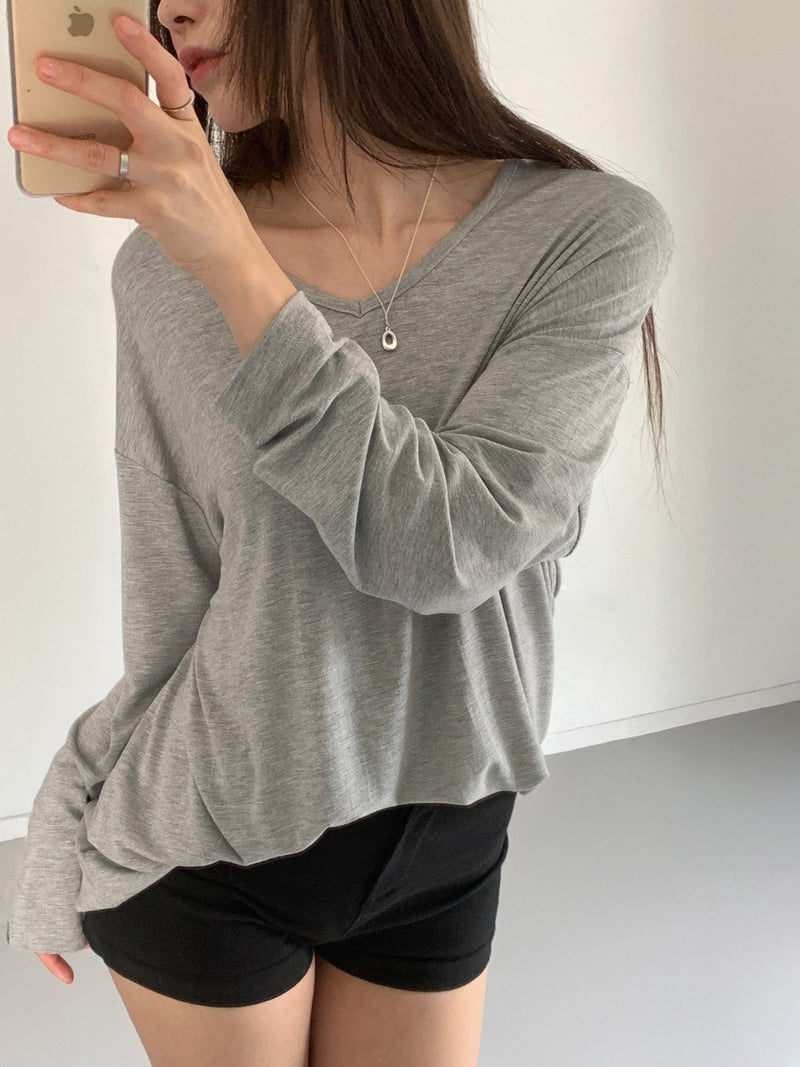 Queensmade - Korean Women Fashion - #vintagekidsstyle - Charlie V-neck Tee