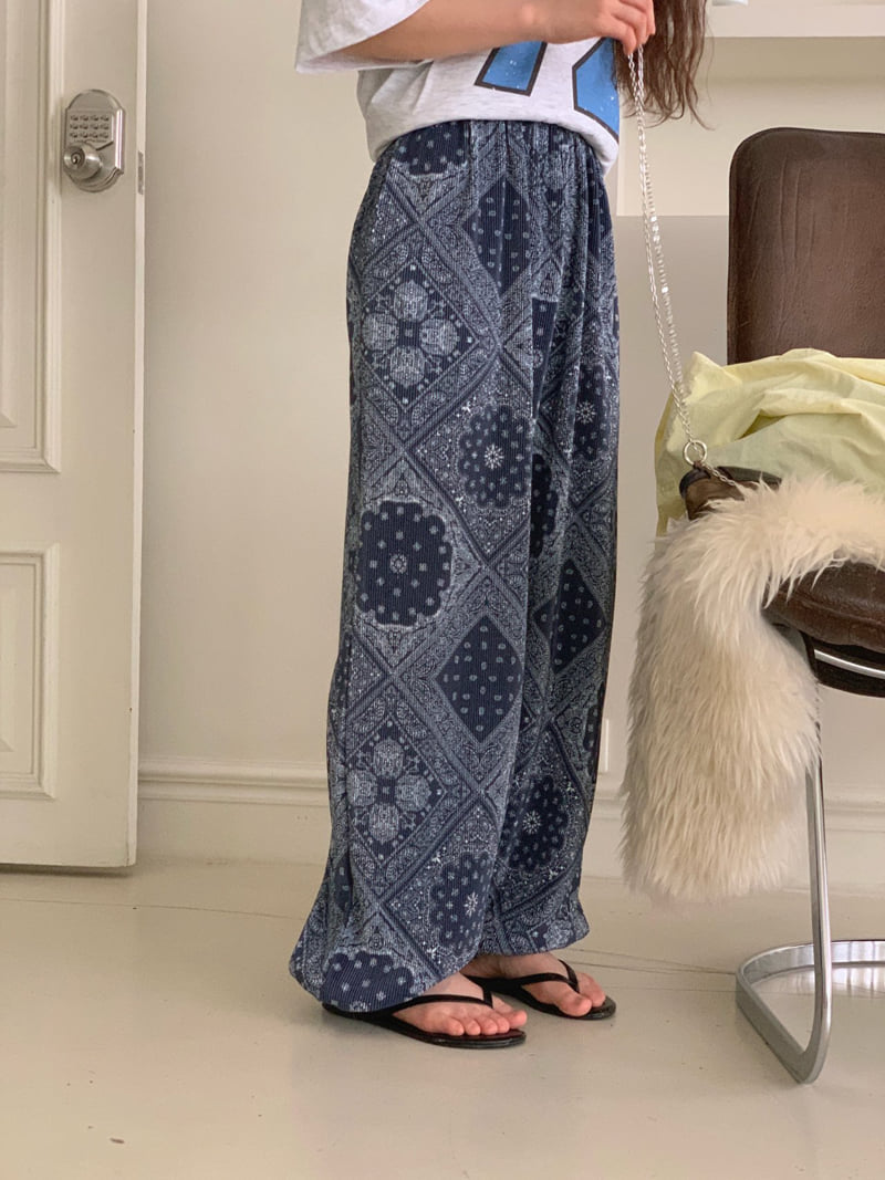 Toll - Korean Women Fashion - #momslook - Paisley Pleated Pants - 5
