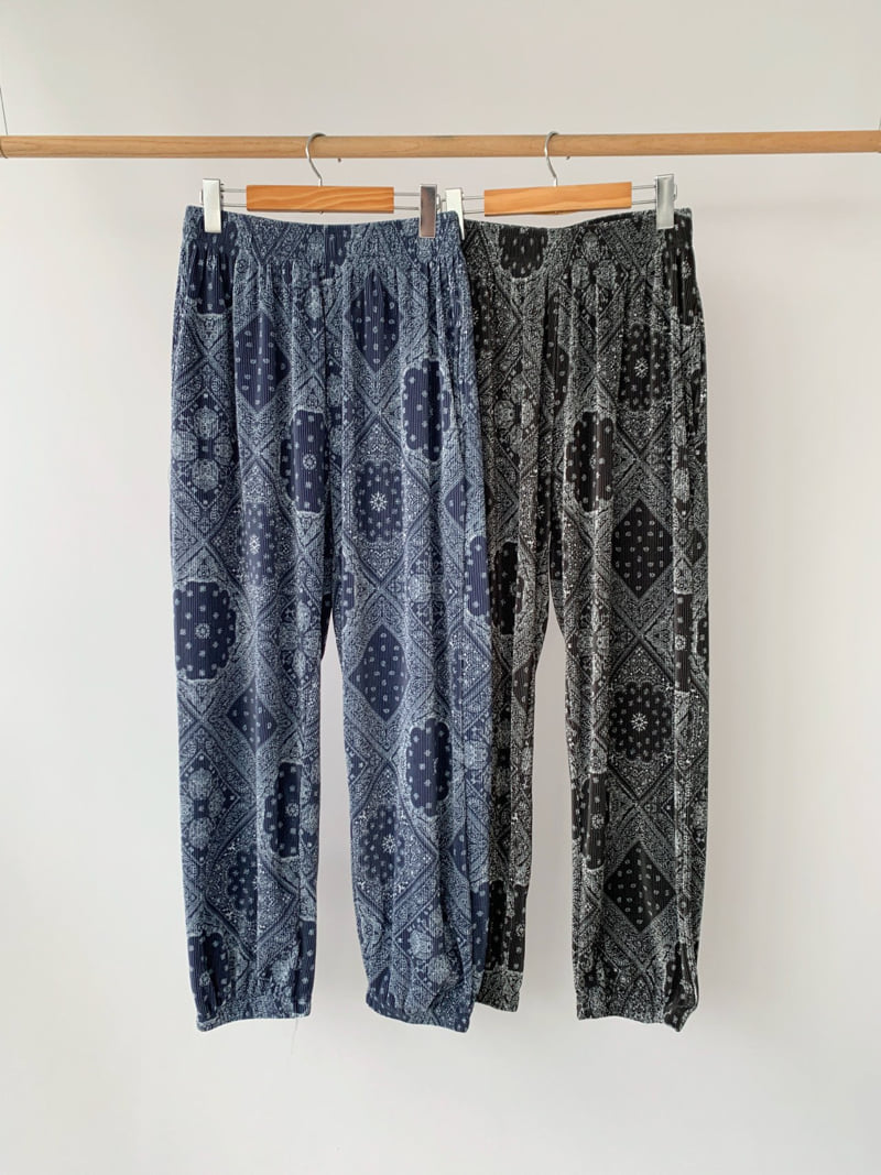 Toll - Korean Women Fashion - #pursuepretty - Paisley Pleated Pants - 11