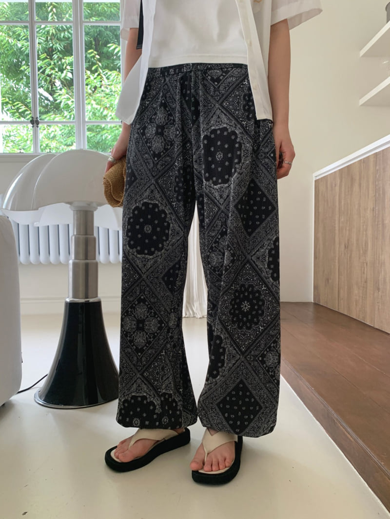 Toll - Korean Women Fashion - #vintagekidsstyle - Paisley Pleated Pants - 10
