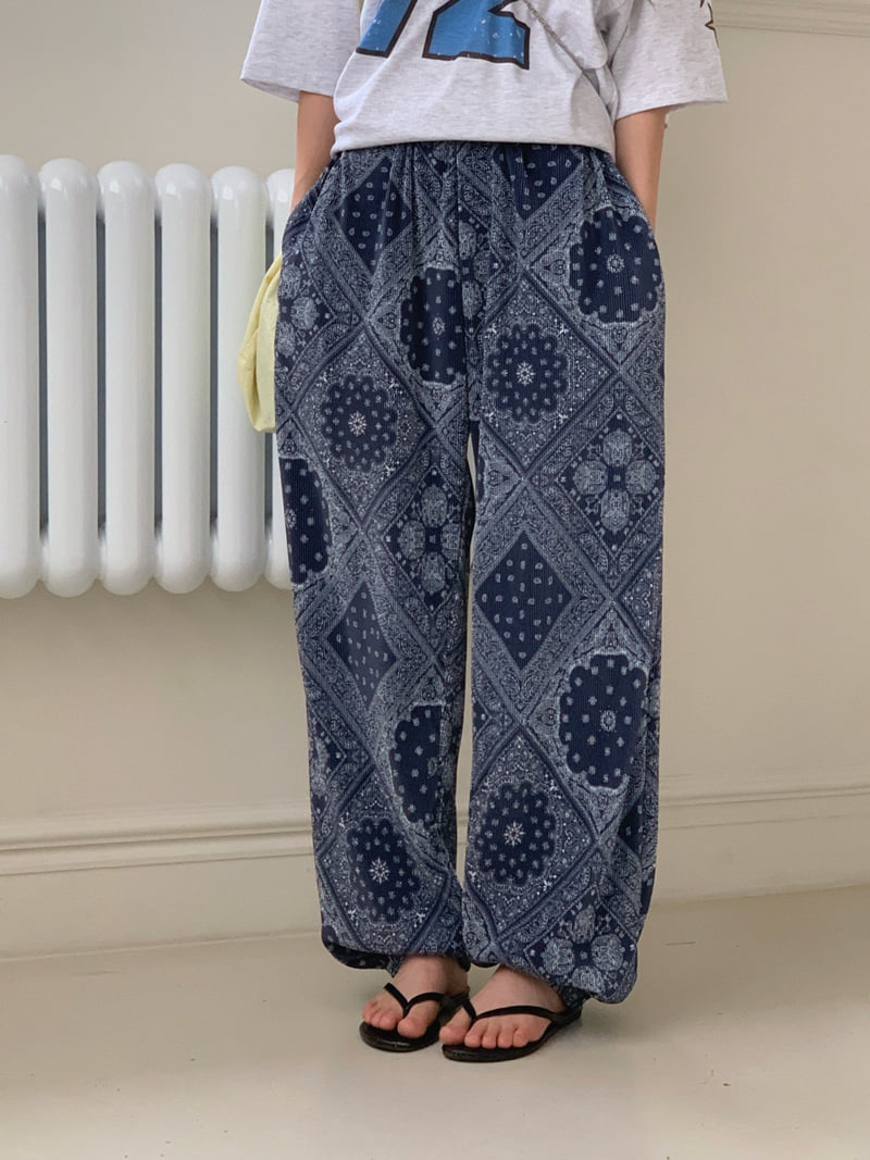 Toll - Korean Women Fashion - #womensfashion - Paisley Pleated Pants - 2