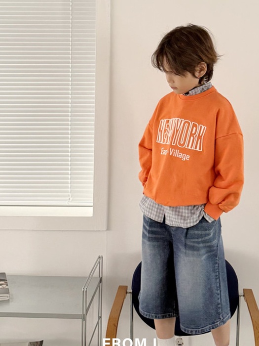 New York Embossed Sweatshirt New York Embossed Sweatshirt