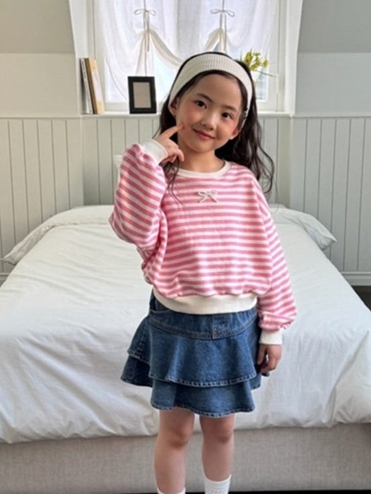 Pearl Ribbon Sweatshirt