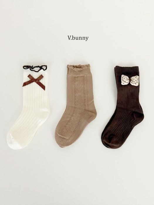Embossed Ribbon Socks Set Embossed Ribbon Socks Set
