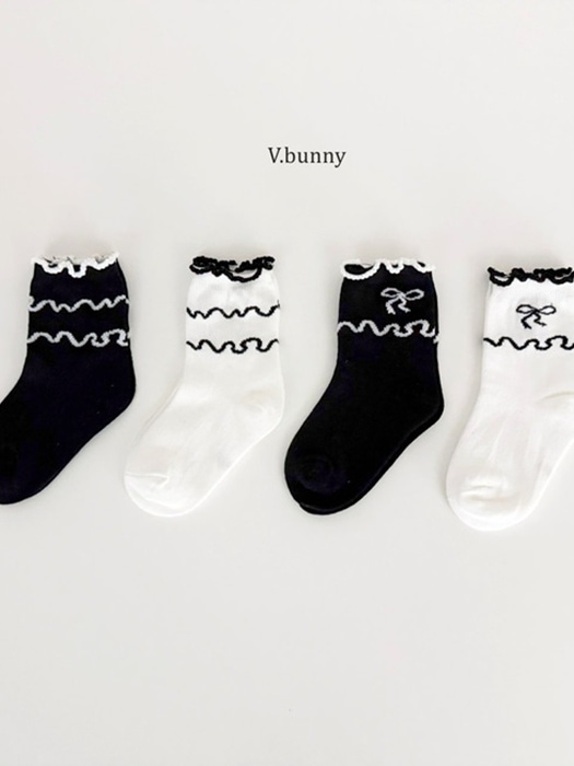Wave Ribbon Socks Set Wave Ribbon Socks Set